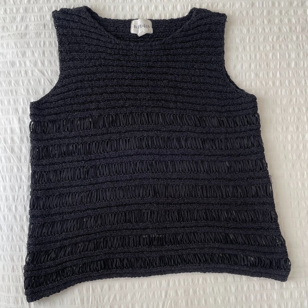 Black Reveal Top